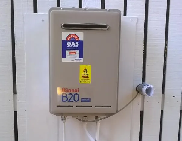 Rinnai B20 hot water unit with a GPS Gasfitting compliance sticker